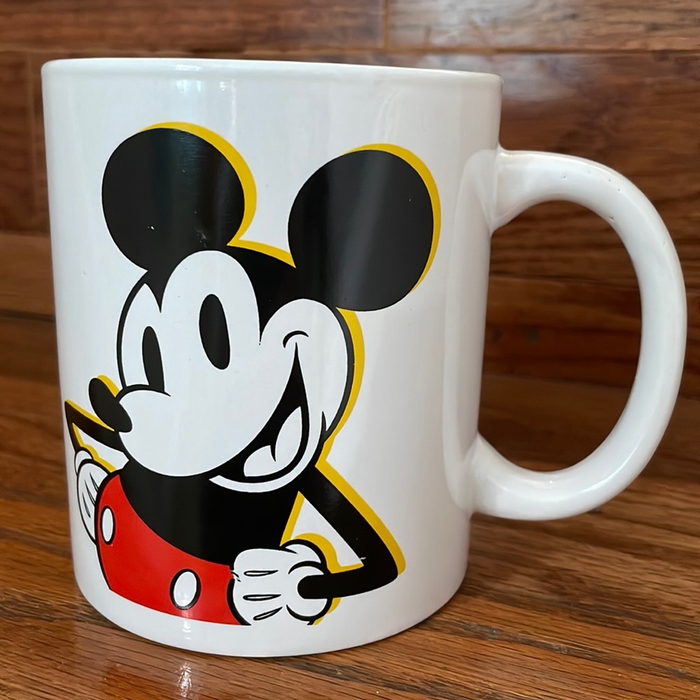 BRAND NEW DÍSNEY MICKEY MOUSE Ceramic Mug 16oz (473ml)